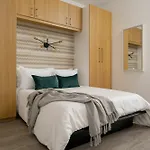 Charming 1Br In Quartier Des Spectacles By Sonder
