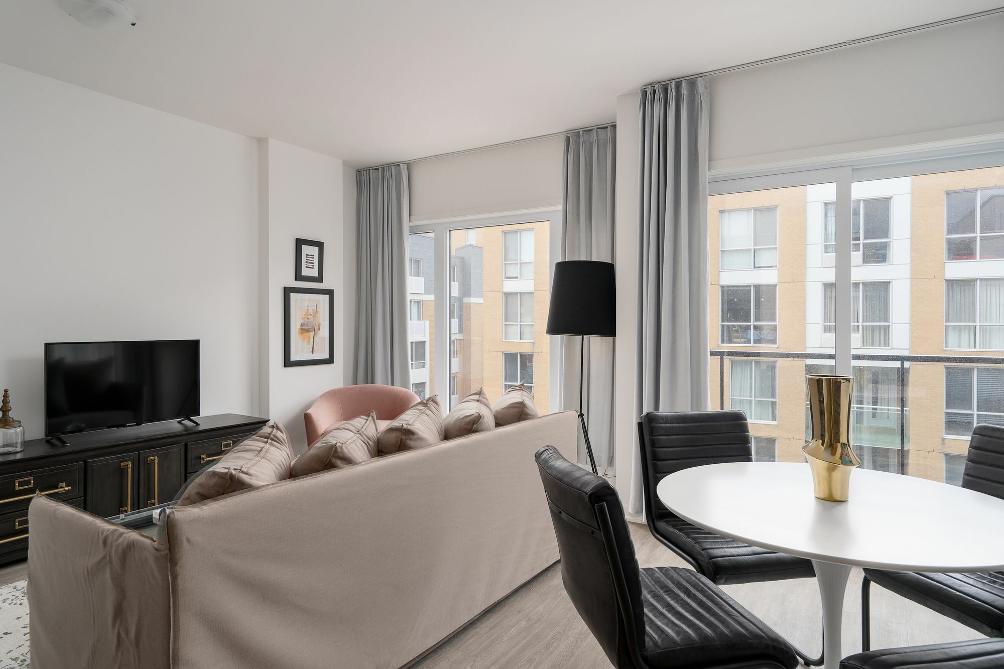 Charming 1br In Quartier Des Spectacles By Sonder * Montréal