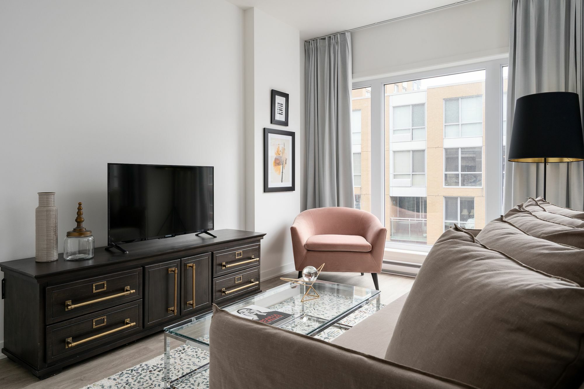 Appartement Charming 1br In Quartier Des Spectacles By Sonder
