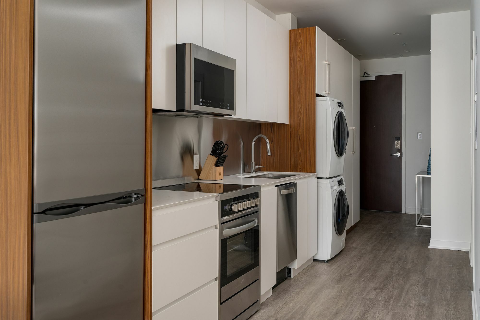 Charming 1br In Quartier Des Spectacles By Sonder *